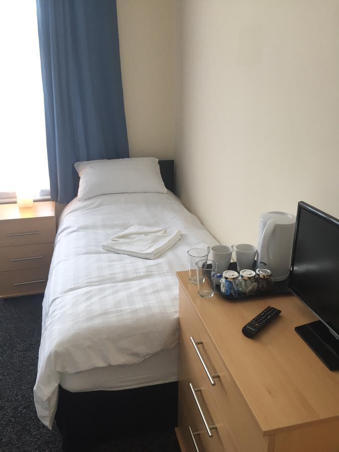 Southend Central Hotel - Close To Beach, City Centre, Train Station & Southend Airport Екстериор снимка