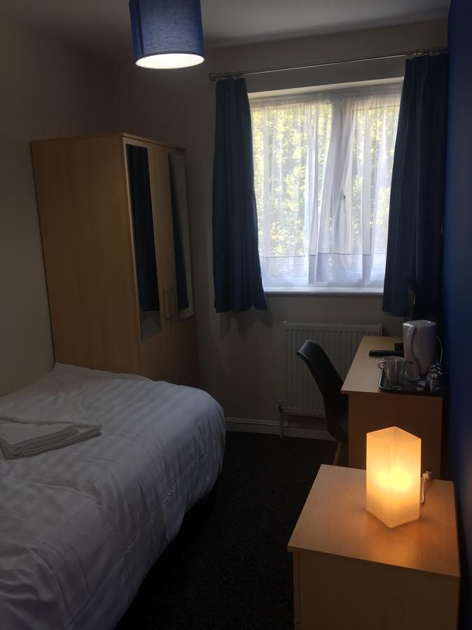 Southend Central Hotel - Close To Beach, City Centre, Train Station & Southend Airport Екстериор снимка